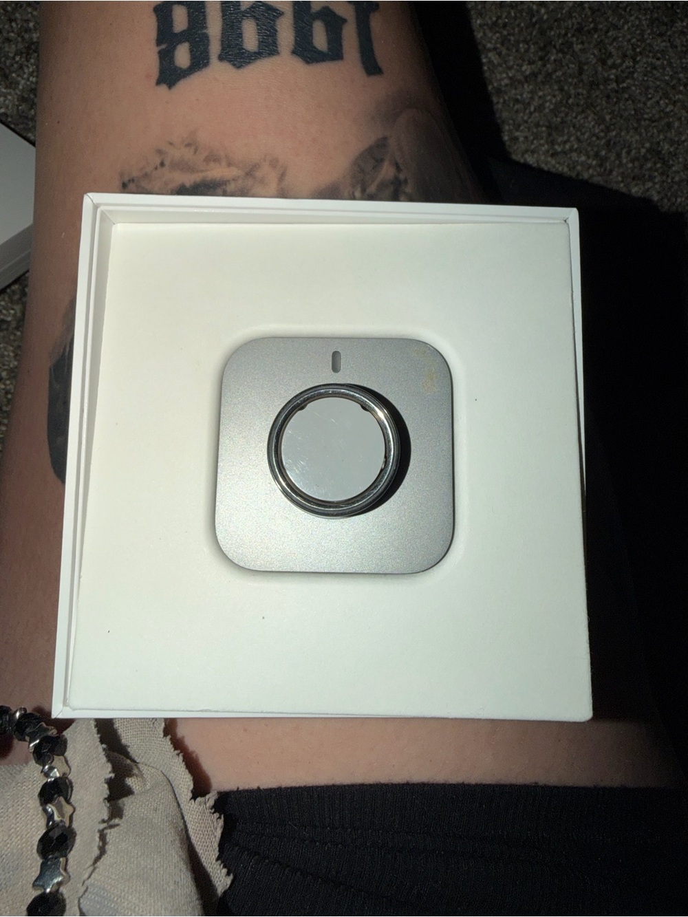 Black oura ring size 12 comes with box charger